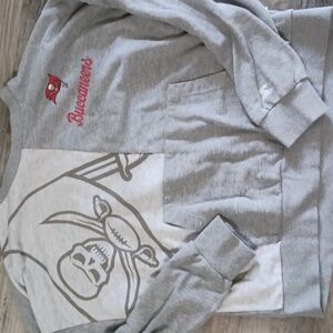 STARTER buccaneers sweatshirt